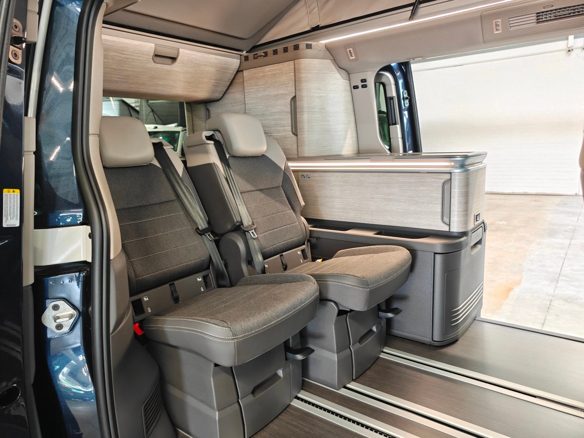 Volkswagen California Ocean 1.5 eHybrid DSG 4Motion 245pk, Caravans en Kamperen, Automaat, Buscamper of Camperbus, Volkswagen