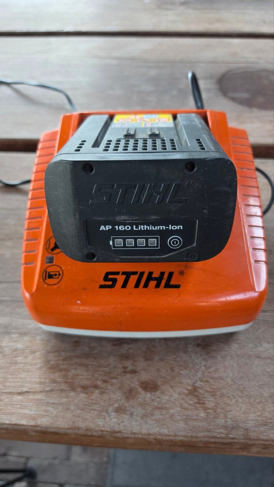 Stihl AP 160 Lithium-Ion accu met AL 300 lader, Ophalen of Verzenden, Gebruikt