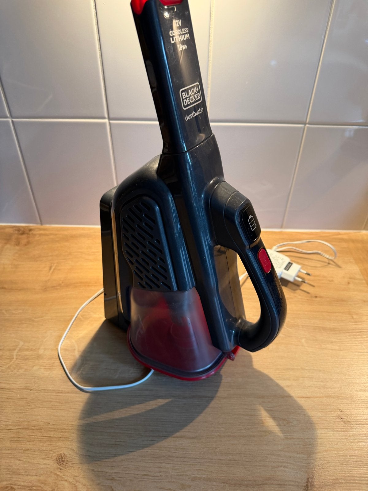 Black+Decker Dustbuster 12V kruimeldief met lader, Witgoed en Apparatuur, Gebruikt, Kruimeldief, Draadloos, Ophalen of Verzenden