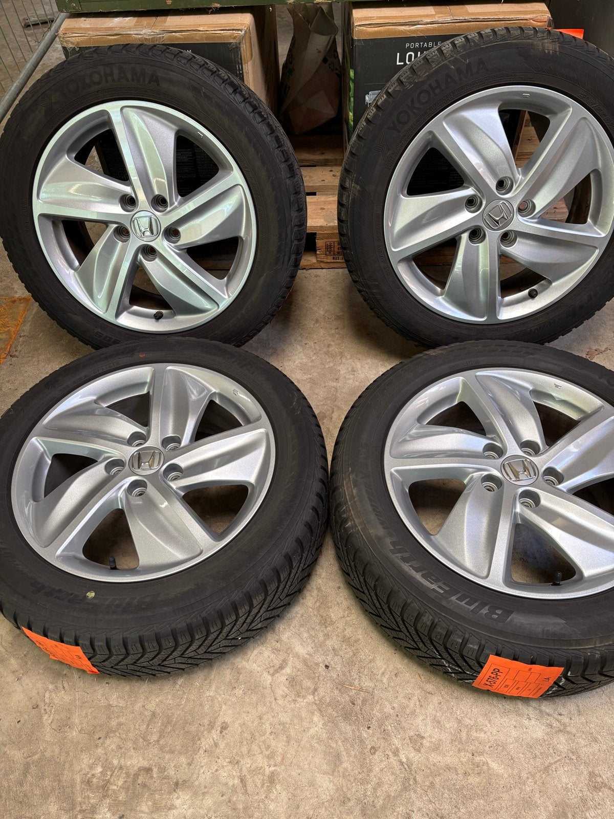 Yokohama Winterbanden met Velgen 215/55R17, Ophalen, Banden en Velgen, 17 inch, Winterbanden
