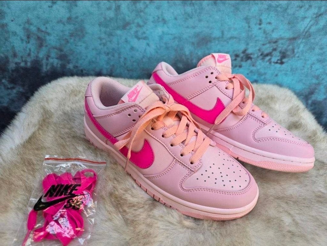 Nike Barbie Dunk Low Triple Pink (GS) sneaker, Ophalen of Verzenden, Nieuw