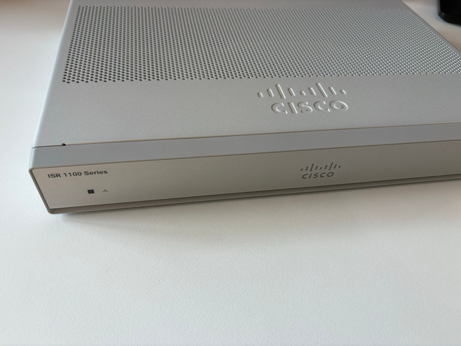 Cisco ISR 1100 Series Router - Zo goed als nieuw, Ophalen of Verzenden, Zo goed als nieuw, Router