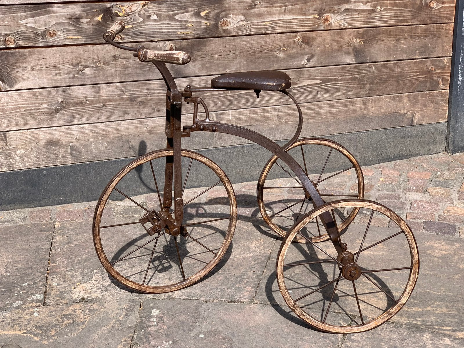 Antieke driewieler uit 1900. Volledig gerestaureerd., Fietsen en Brommers, Ophalen