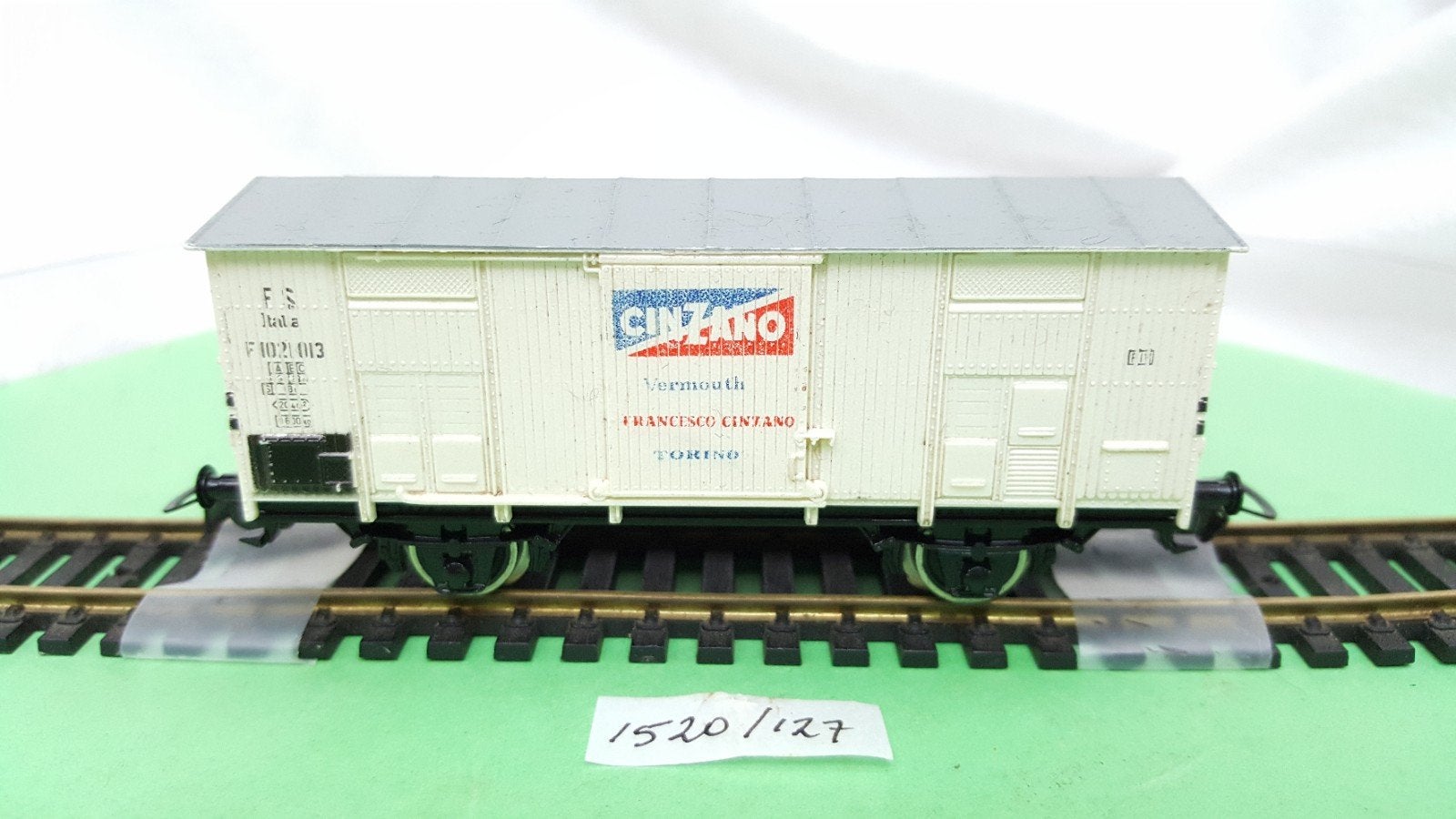 Piko H0 5/135f FS Cinzano gesloten koelwagen, Hobby en Vrije tijd, Modeltreinen | H0, Gelijkstroom, Wagon, Zo goed als nieuw, Piko