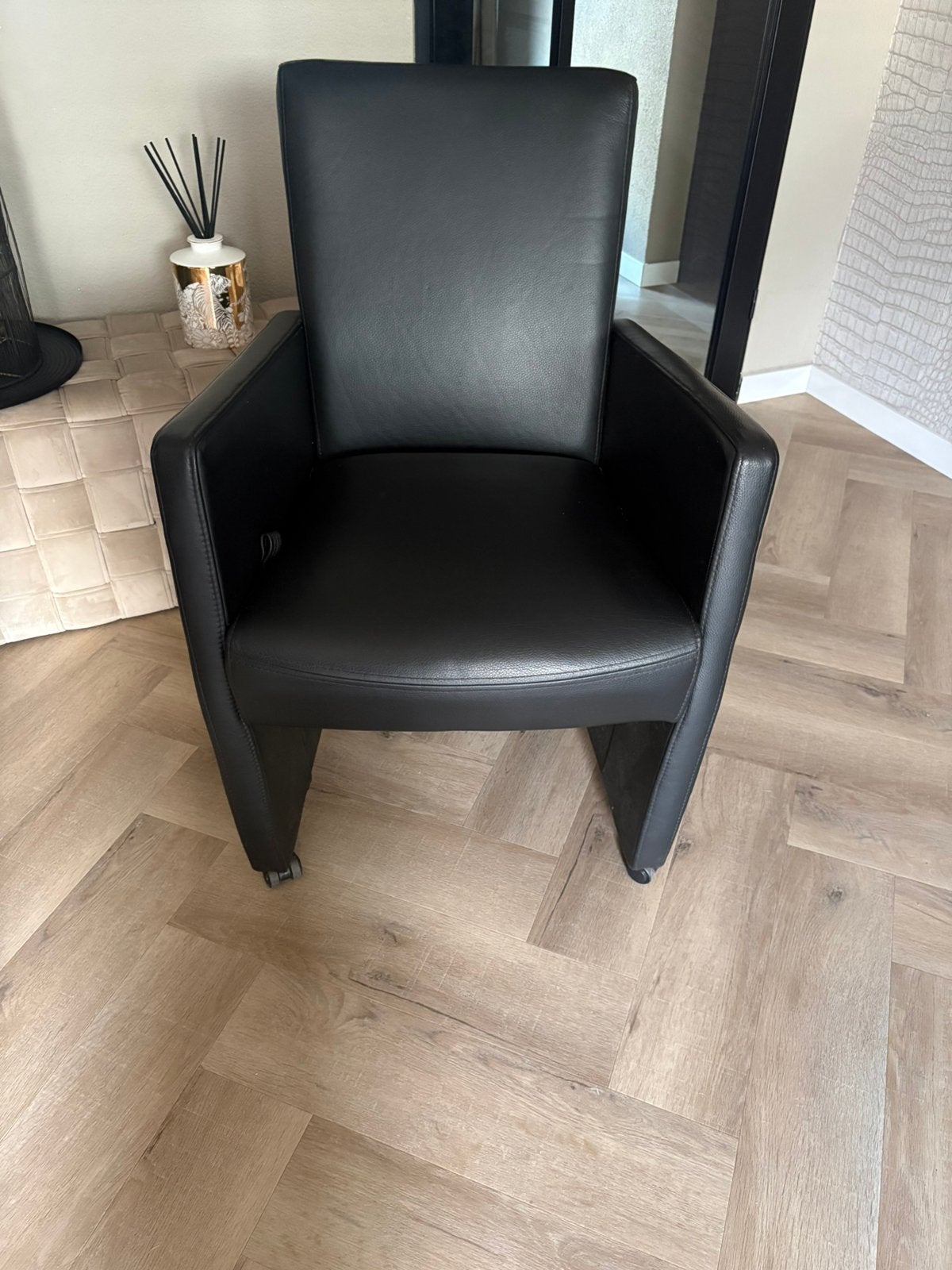 4 hele mooie en zgan echt leren eetkamerstoelen H&H, Huis en Inrichting, Ophalen, Zwart, Leer, Zo goed als nieuw