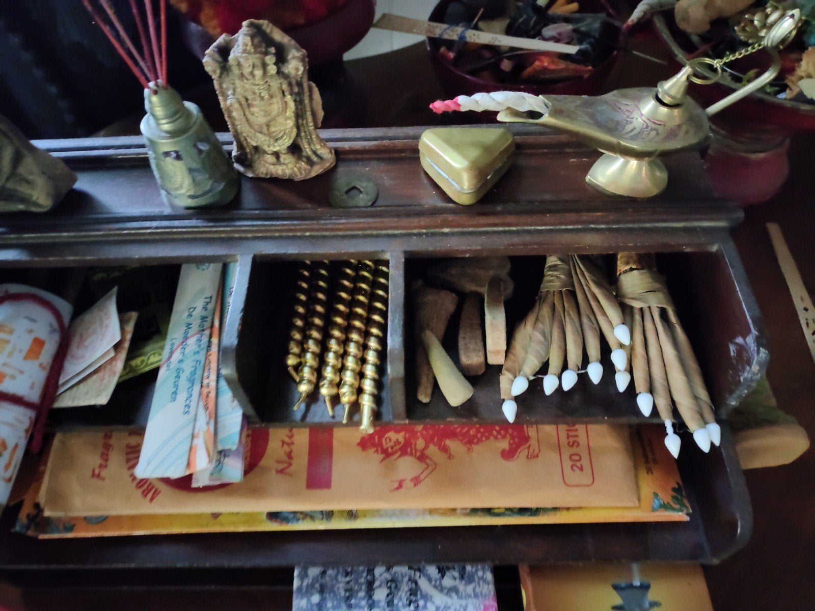 antiek wierooktasje met veel vakken voor bijv. boeddha, Huis en Inrichting, Woonaccessoires | Boeddhabeelden, Ophalen of Verzenden