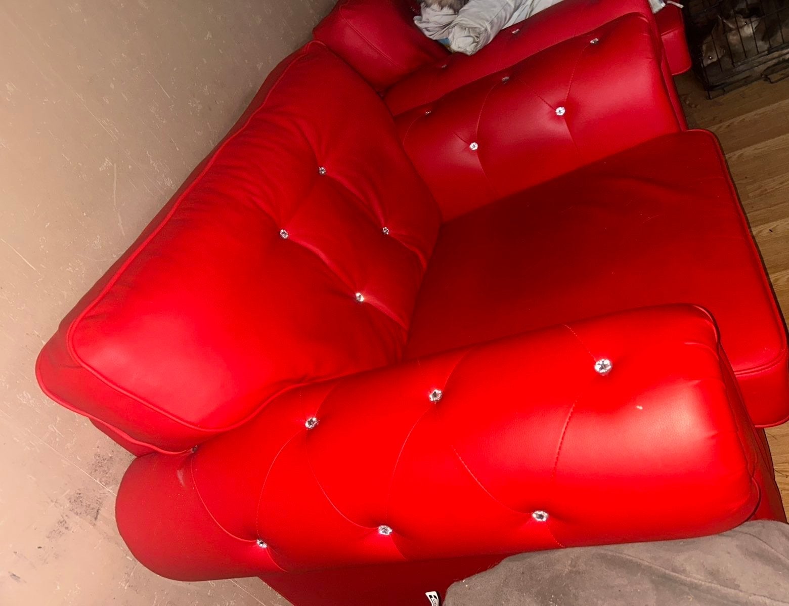 Luxe rode fauteuil met kristallen knopen, Ophalen, Twee, Leer, Zo goed als nieuw