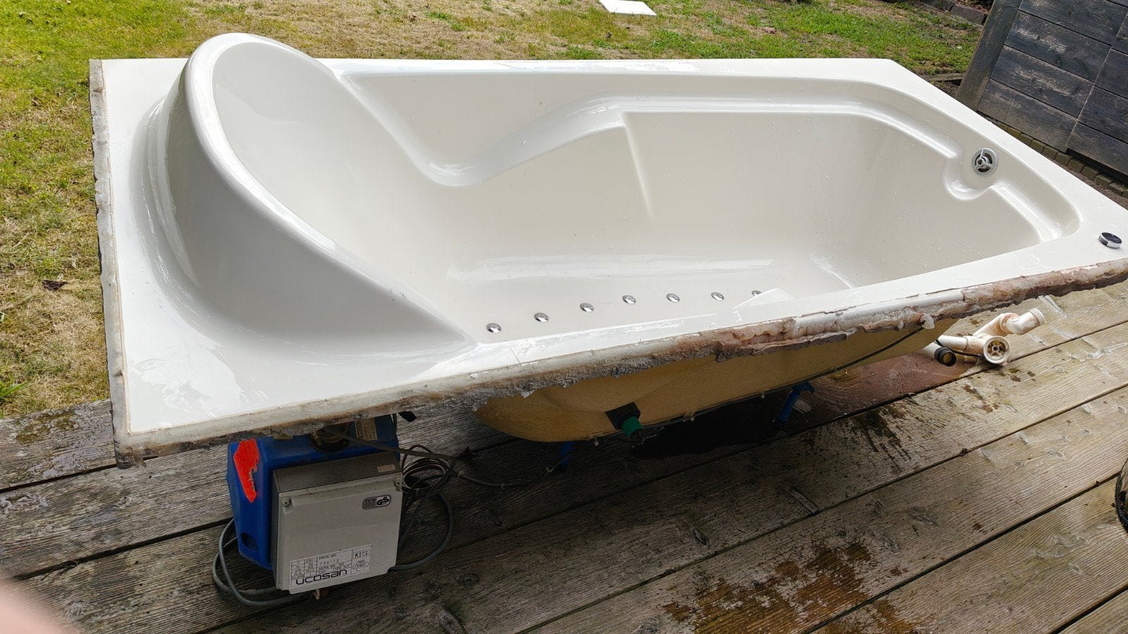Jacuzzi gratis bubbelbad met pomp, Ophalen, Gebruikt, Pomp