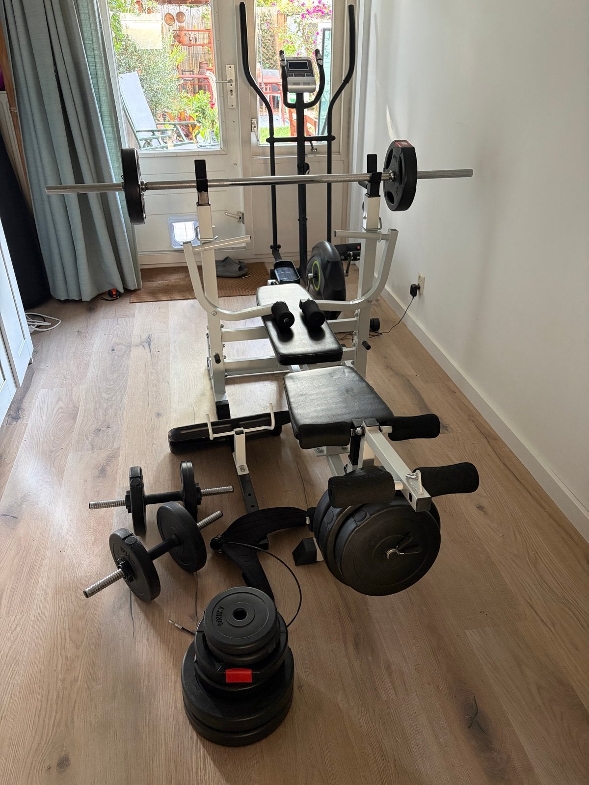 Fitnessbank met halterset en gewichten, Ophalen, Gebruikt, Armen, Fitnessbank