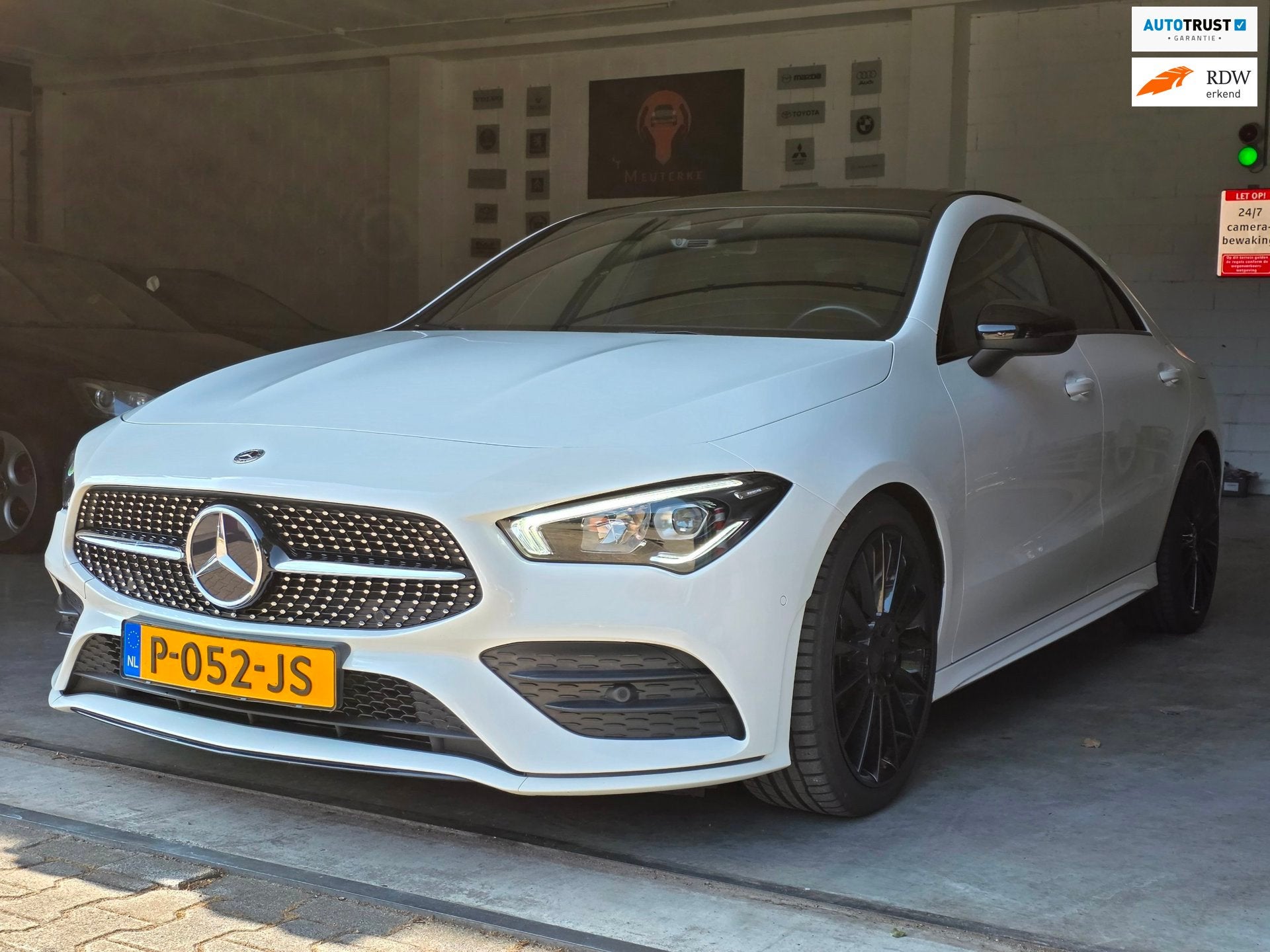 Mercedes-Benz CLA-klasse 200 Premium Plus / PANO / SFEER / C, Auto's, Mercedes-Benz, CLA, Gebruikt, 4 cilinders, Automatische klimaatregeling