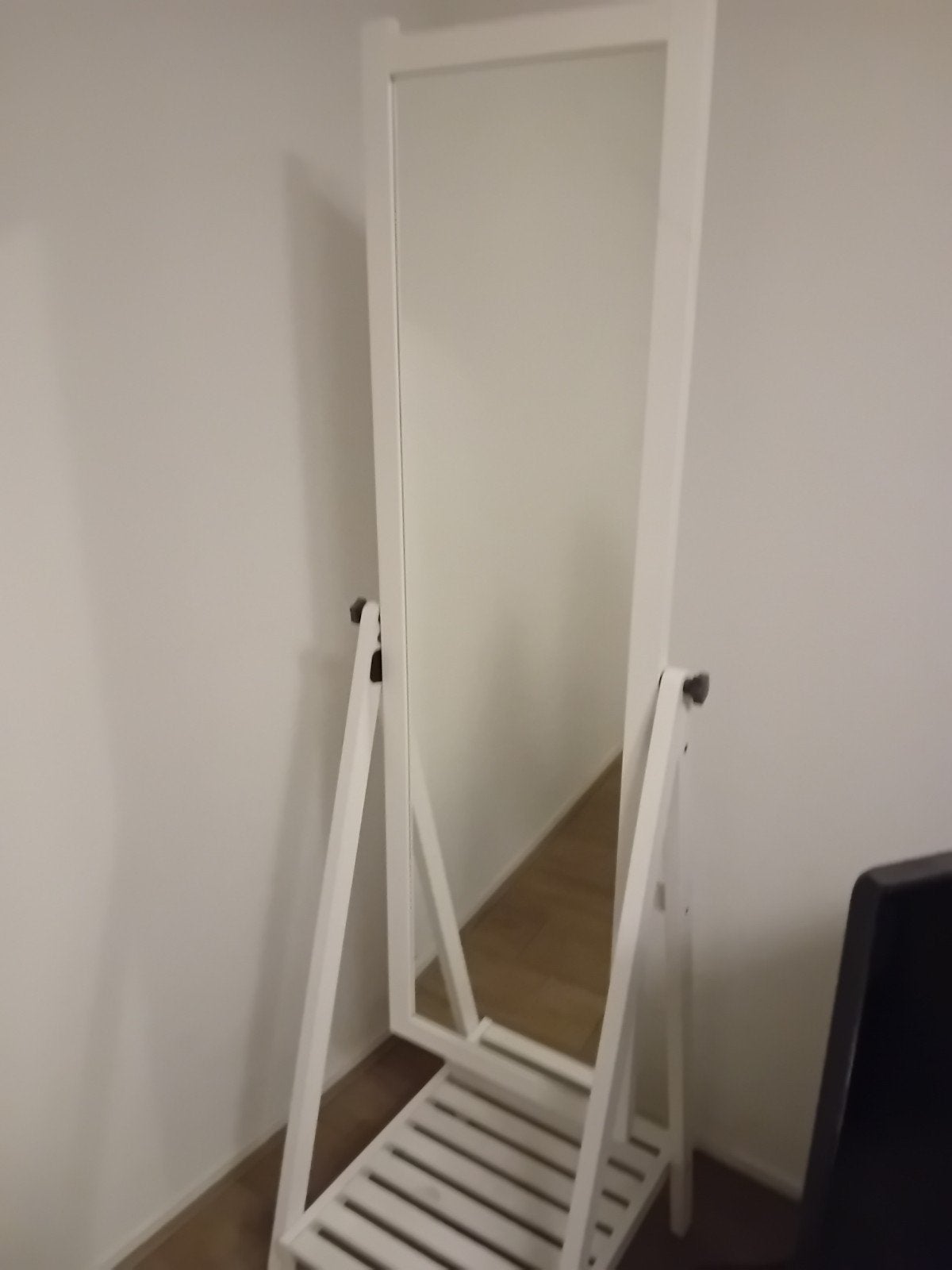 Witte staande spiegel met opbergrek, Huis en Inrichting, Ophalen, Minder dan 50 cm, Gebruikt, 150 tot 200 cm