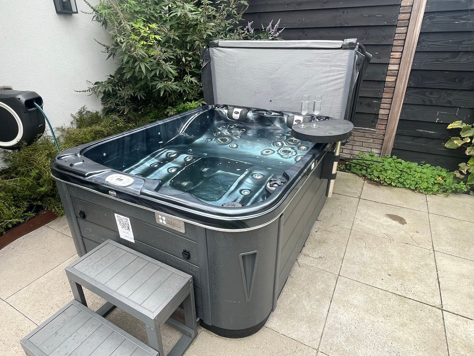 Spa Oxford Pearl Shadow met coverlift, trap en filter, Ophalen, Zo goed als nieuw, Afdekzeil, Vast