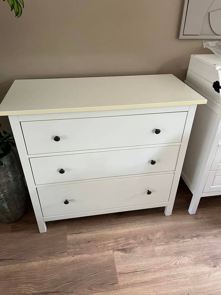 Mooie witte Hemnes ladekast/commode te koop!, Kinderen en Baby's, Kinderkamer | Commodes en Kasten, Ophalen, 50 tot 70 cm, 90 tot 105 cm