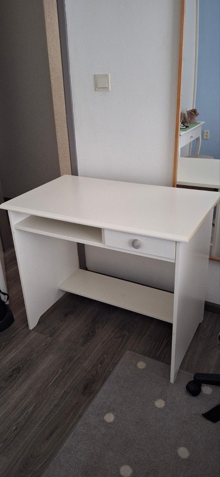 Wit bureau met lade en opbergruimte, Huis en Inrichting, Bureaus, Met lades, Gebruikt, Spaanplaat of MDF, Ophalen of Verzenden