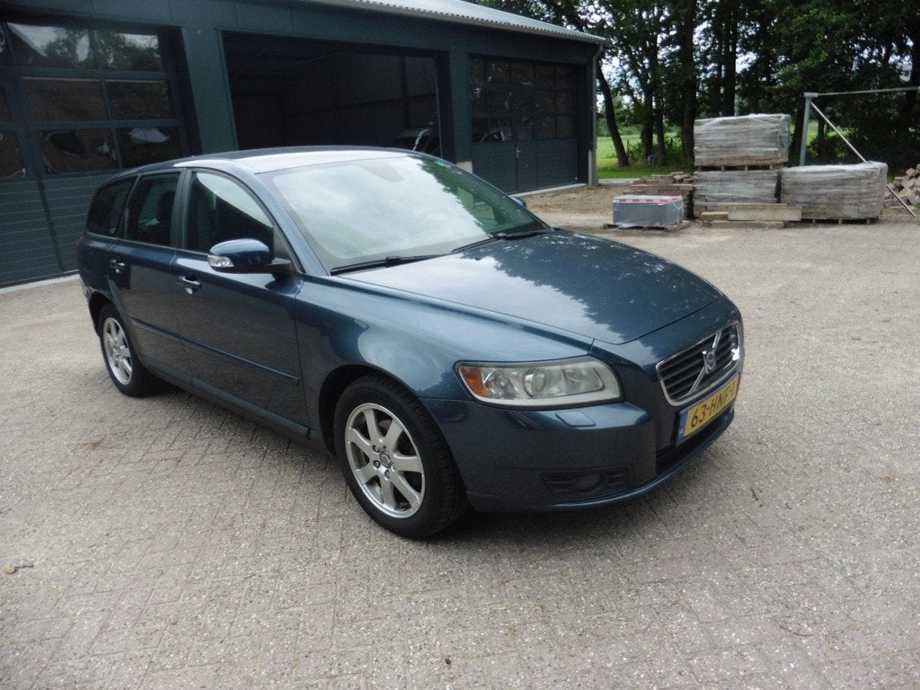 Volvo V50 1.8 Kinetic, Auto's, Volvo, Voorwielaandrijving, 125 pk, Gebruikt, 4 cilinders