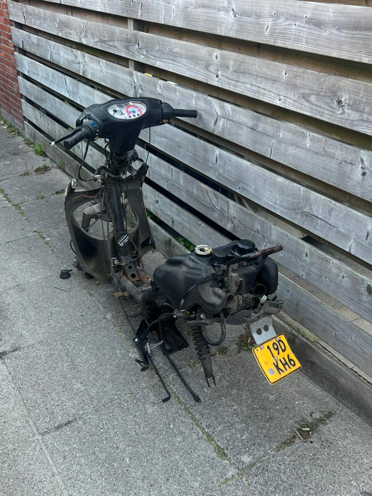 Peugeot vivacity frame brom kenteken + voorvork, Fietsen en Brommers, Brommeronderdelen | Scooters, Ophalen, Zo goed als nieuw