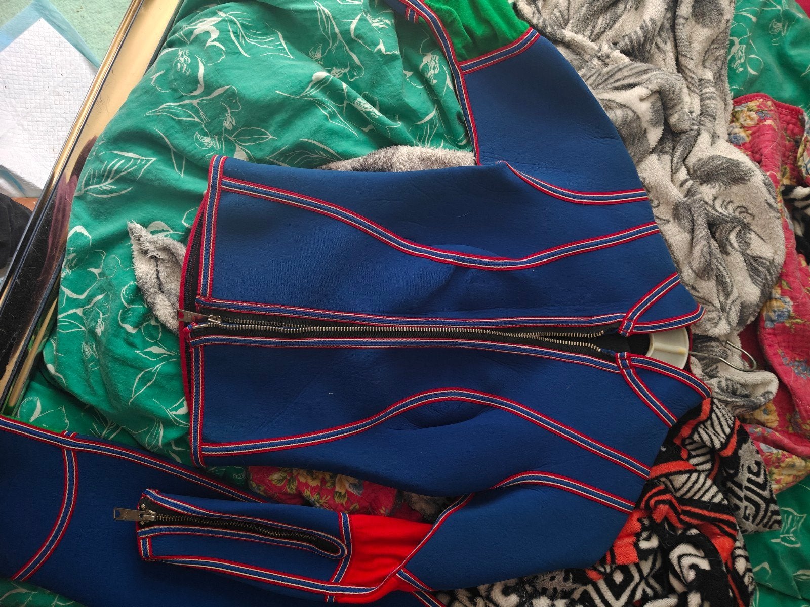 Wetsuit 90% Neopreen 10% Nylon - Maat Small, Wetsuit, Gebruikt, Onbekend, Ophalen of Verzenden