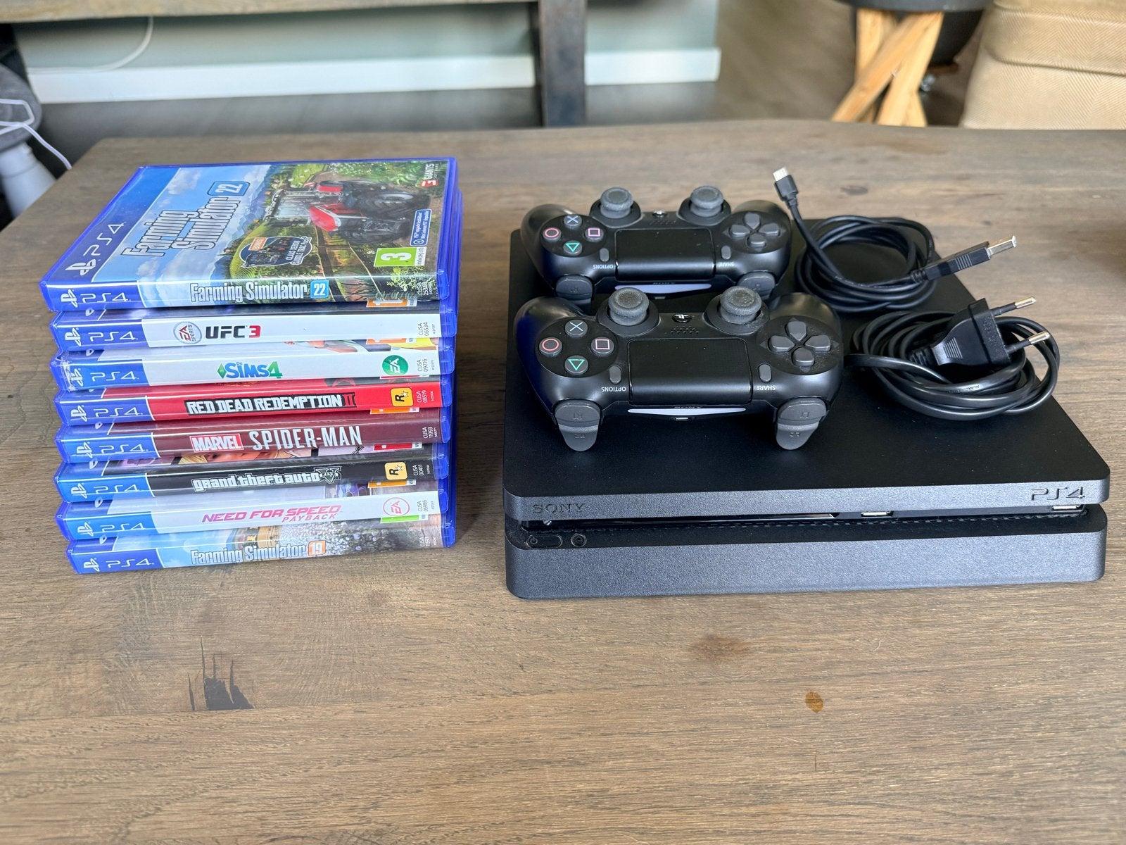 PS4 Slim met 2 controllers en 8 spellen, Spelcomputers en Games, Spelcomputers | Sony PlayStation 4, Ophalen, Zo goed als nieuw