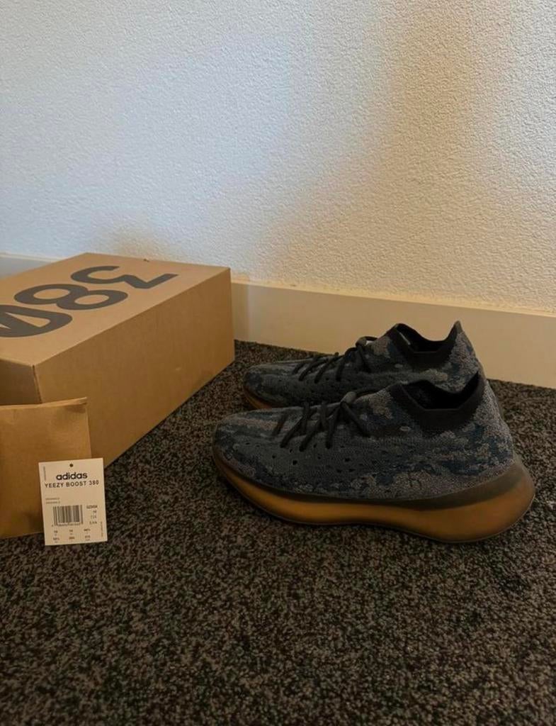 Yeezy Boost 380, Blauw, Nieuw, Ophalen of Verzenden, Sneakers of Gympen