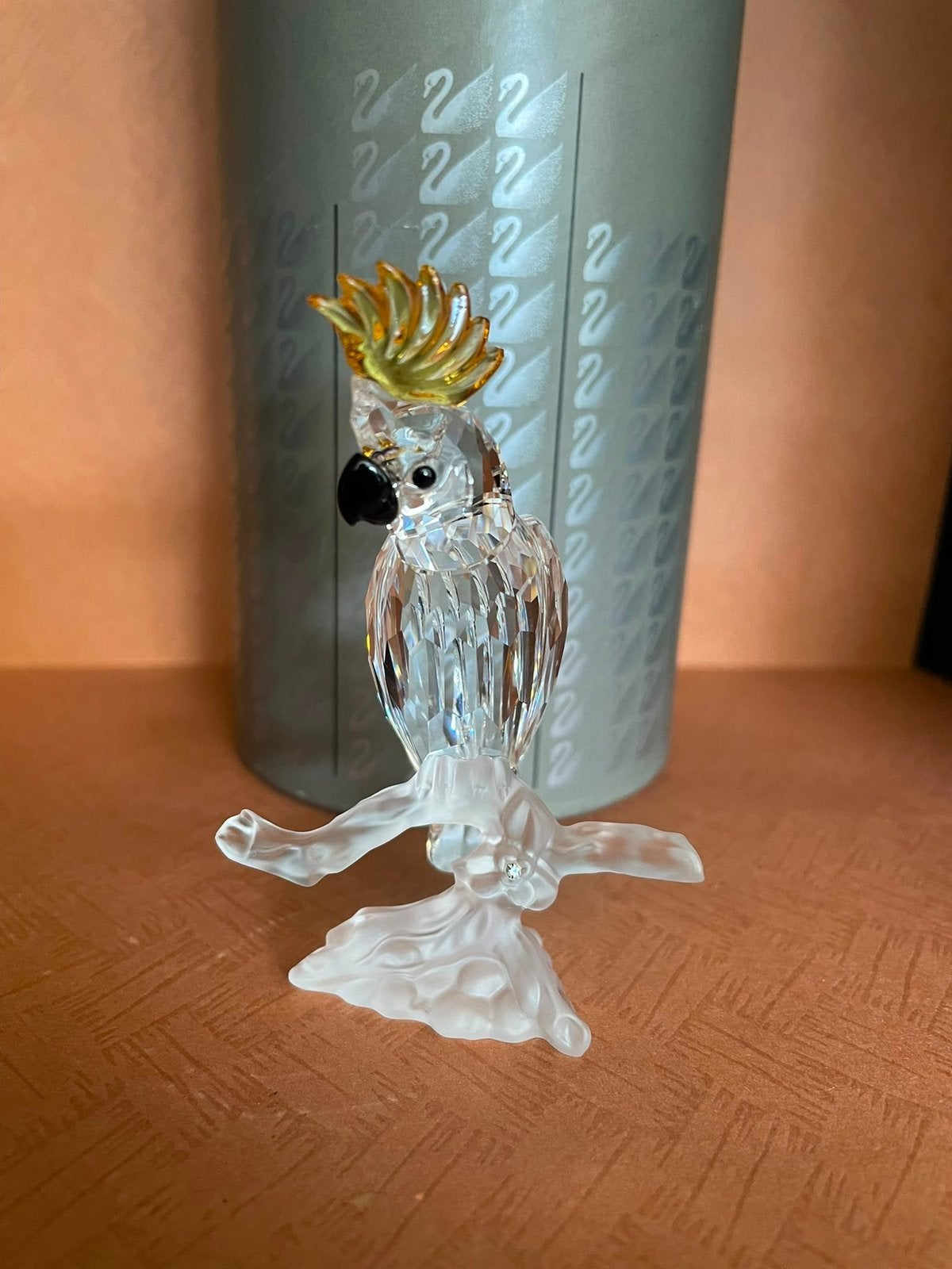 Swarovski kaketoe met doos, Ophalen of Verzenden, Zo goed als nieuw, Figuurtje