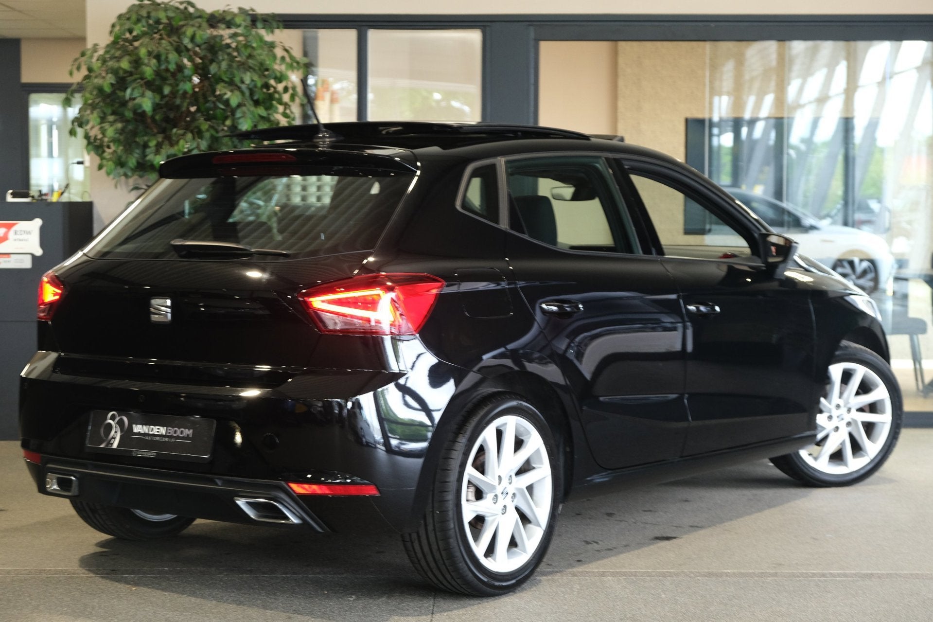 Seat Ibiza 1.0 FR DSG 110PK Facelift Pano Navi Led Camera, Auto's, Seat, Stof, Gebruikt, Zwart, 580 kg