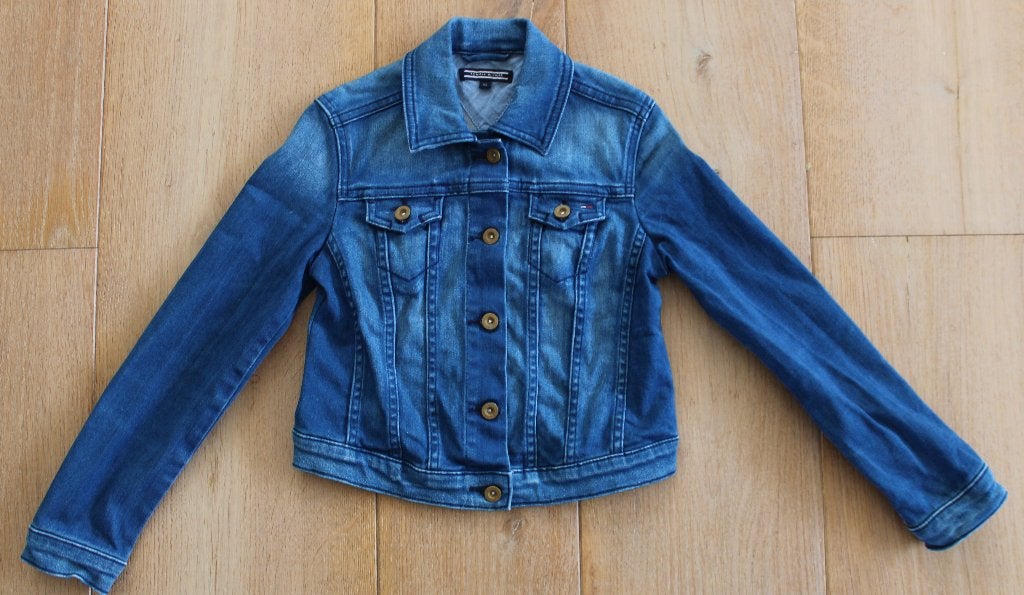 Jog denim spijkerjack van Tommy Hilfiger 128, Kinderen en Baby's, Kinderkleding | Maat 128, Meisje, Ophalen of Verzenden, Jas