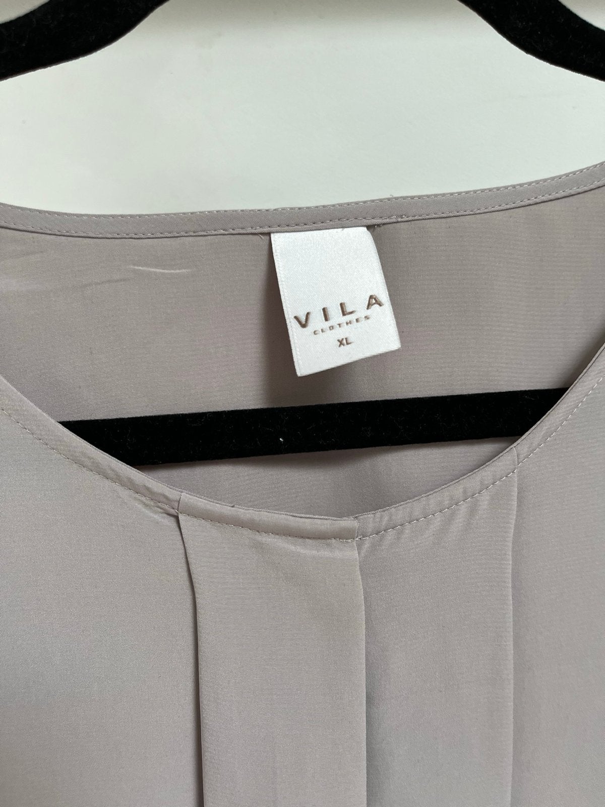 Vila grijze blouse - Maat 40/42 (L), Ophalen of Verzenden, Zo goed als nieuw, Maat 42/44 (L), Grijs