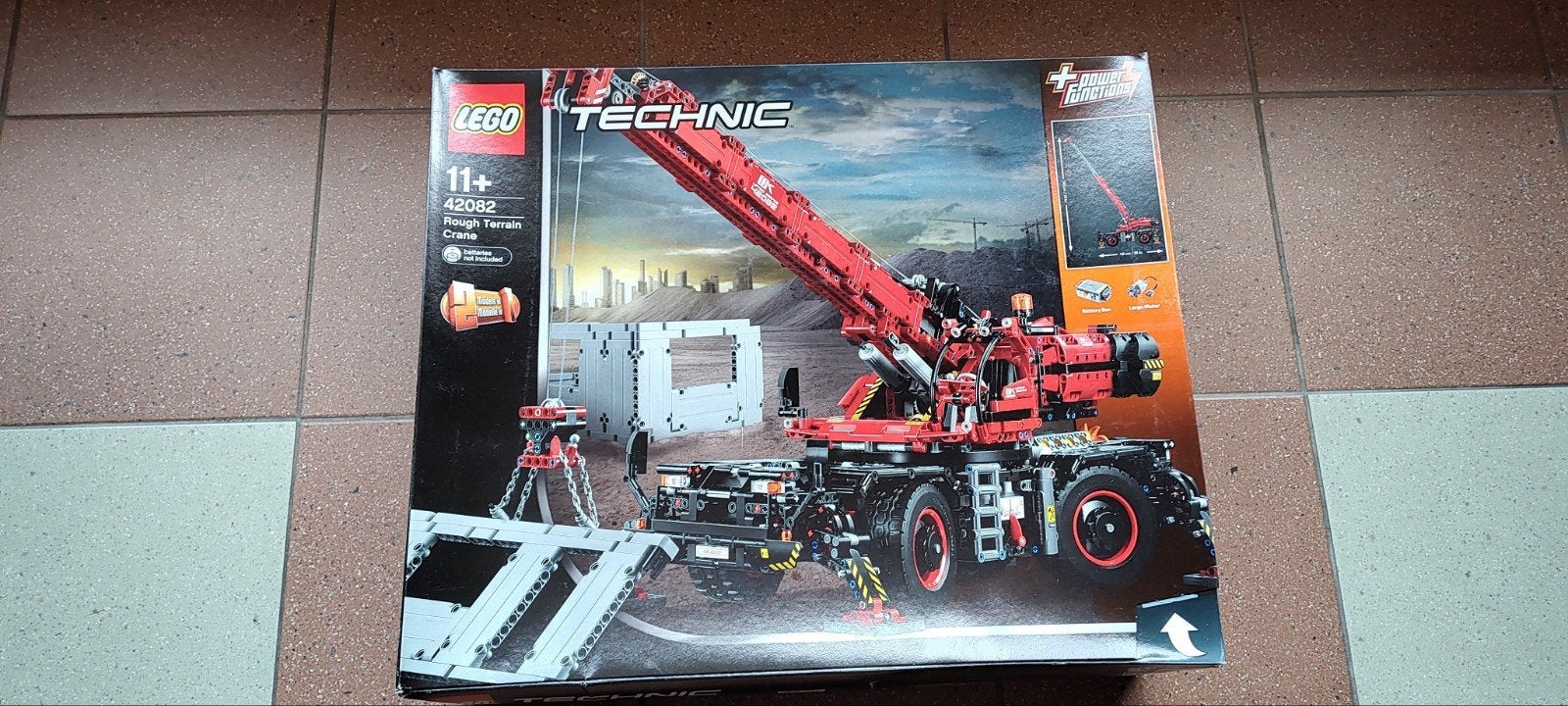 Lego Technic 42082 Ruw Terrein Kraan - Complete Set, Voertuigen, LEGO, Ophalen of Verzenden, Zo goed als nieuw
