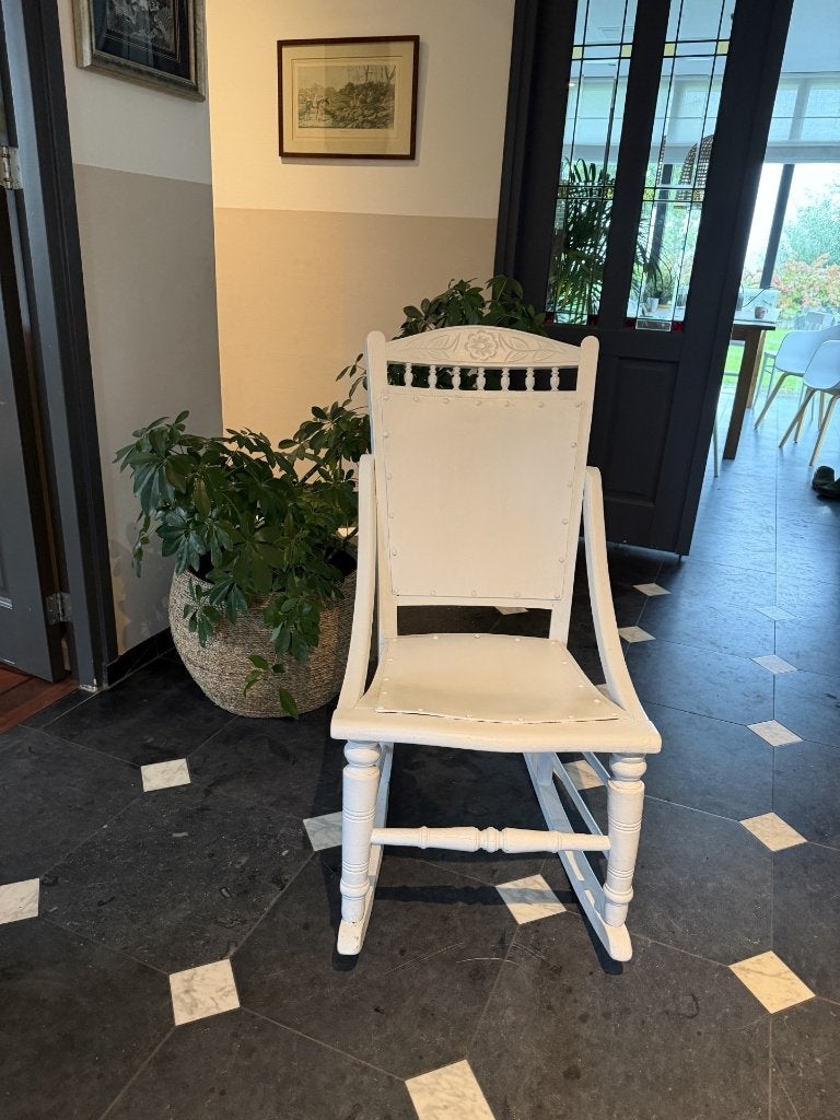 Brocante schommelstoel, Ophalen, Gebruikt, Wit, Eén