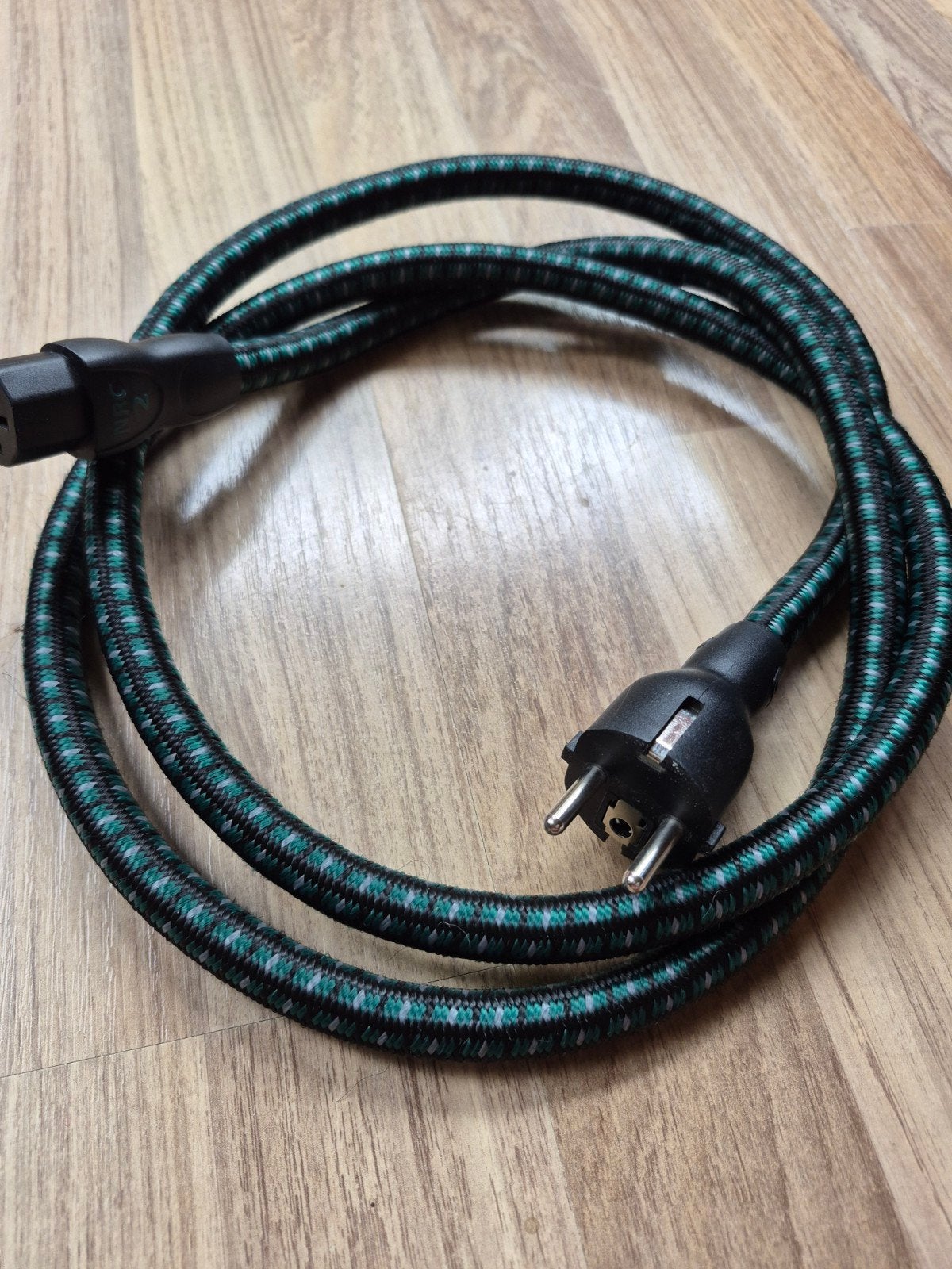 Audioquest NRG 2 powercord., Audio, Tv en Foto, Audiokabels en Televisiekabels, Ophalen of Verzenden, Zo goed als nieuw, Minder dan 2 meter
