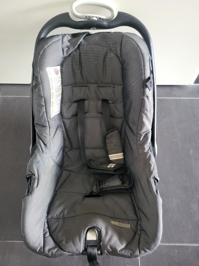 Mutsy baby autostoel met verkleiner, Ophalen