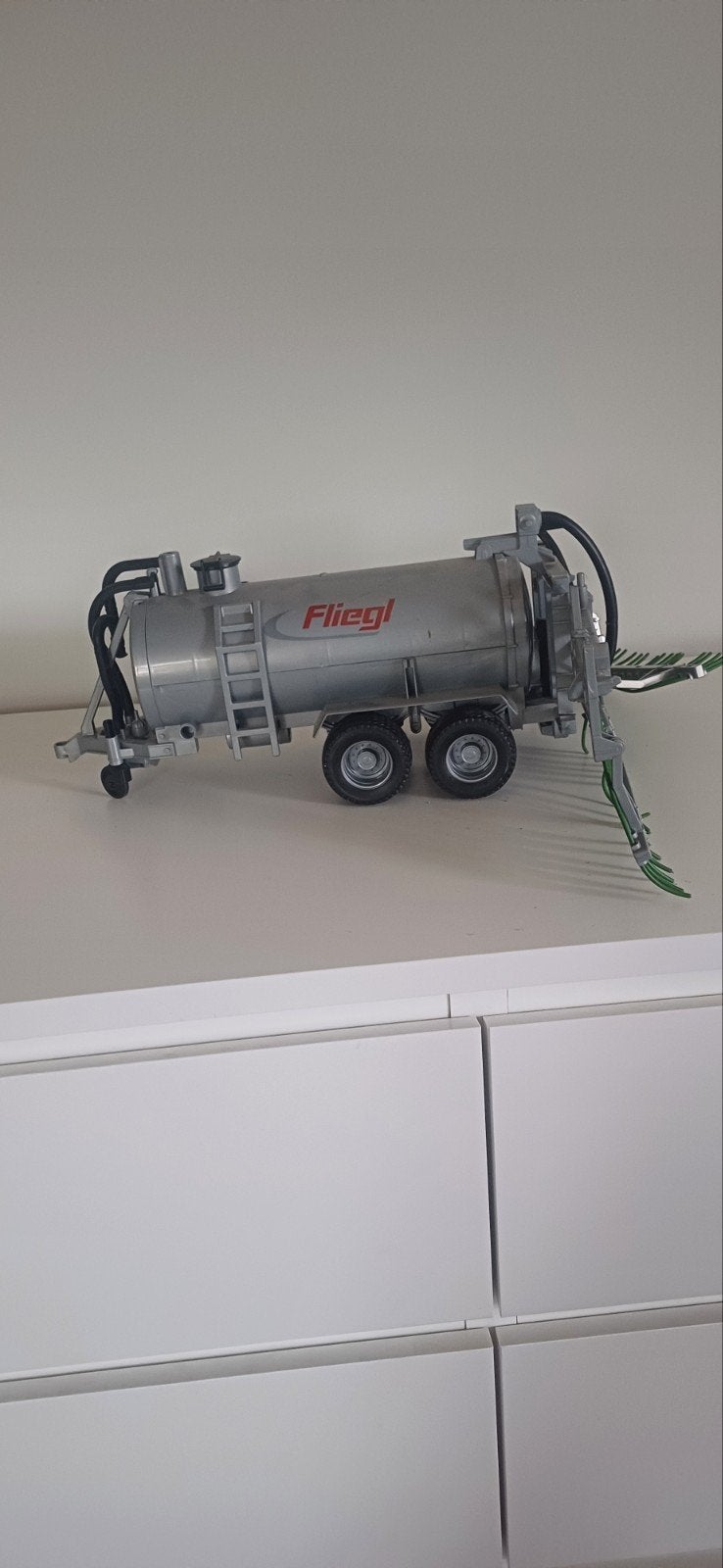 Fliegl mesttank met sproeiers (niet goed vast), Hobby en Vrije tijd, Overige merken, Gebruikt, 1:32 tot 1:50, Overige typen
