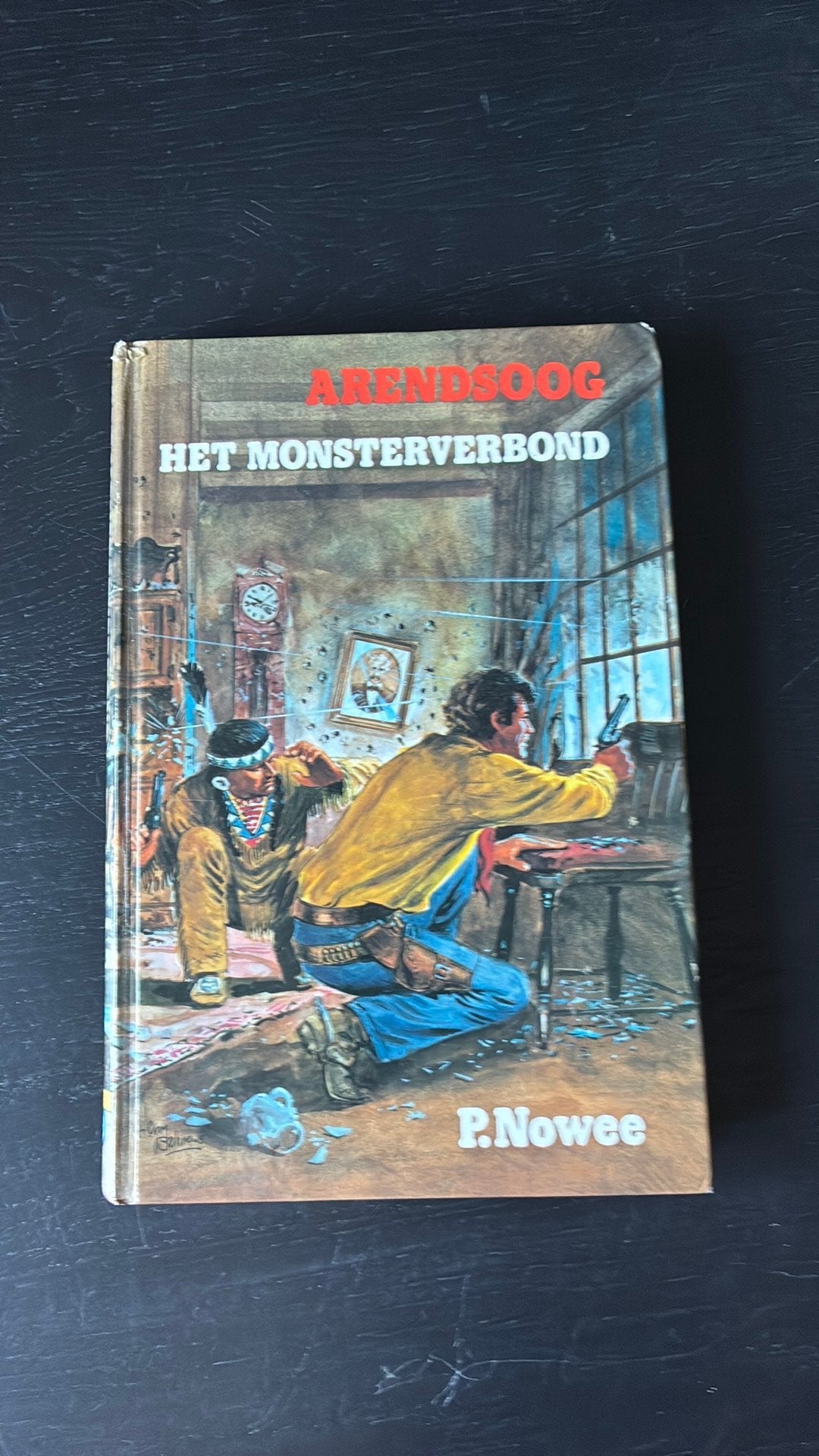 Arendsoog “Het monsterverbond”, Ophalen of Verzenden, Zo goed als nieuw, Fictie algemeen