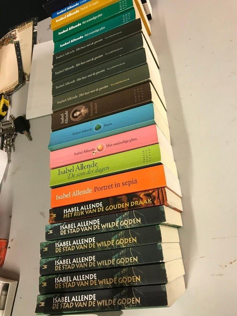 T.K. nog 17 boeken van Isabel Allende zie actuele lijst, Boeken, Romans, Gelezen, Wereld overig, Ophalen