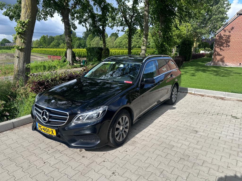 Mercedes-Benz E-Klasse E300 Hybrid Estate AUT 2013 Zwart, Auto's, Mercedes-Benz, Automaat, Achterwielaandrijving, Zwart, 4 cilinders