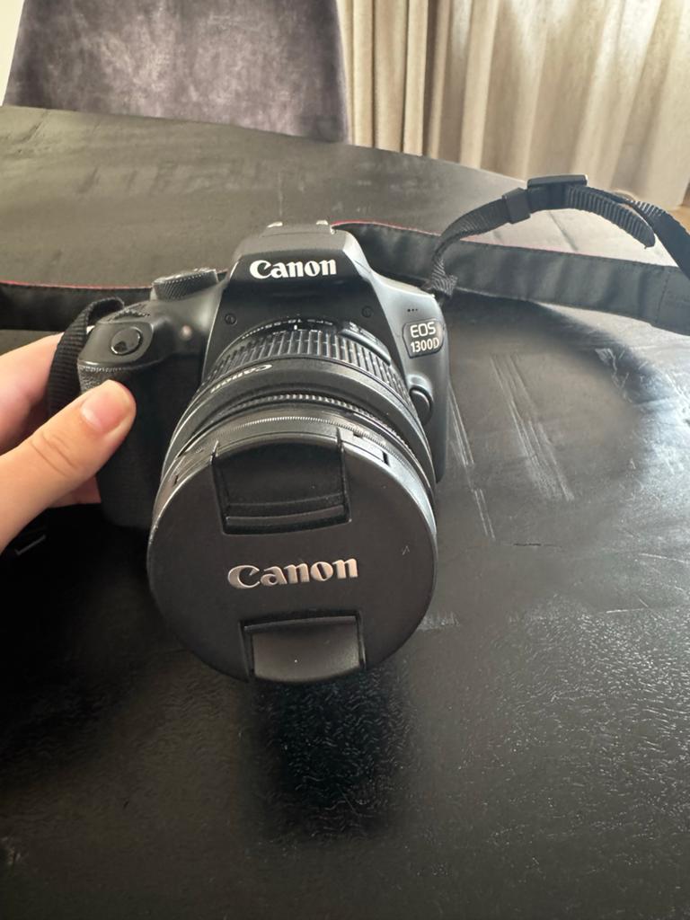 Canon EOS 1300D met 2 lenzen en accessoires, Ophalen, Zo goed als nieuw, Overige typen, Zoom