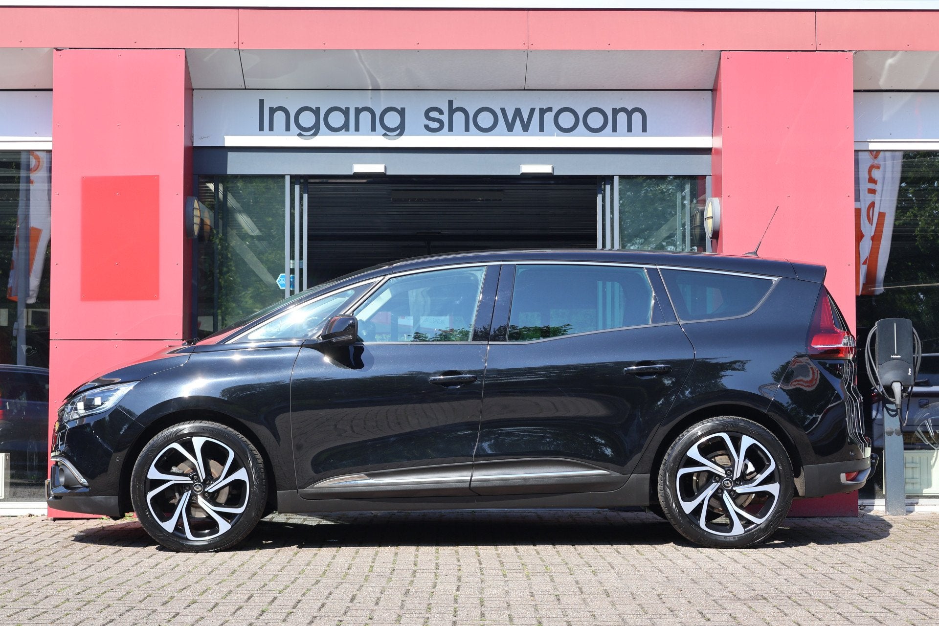 Renault Grand Scénic 1.3 TCe Bose | Automaat | 7-persoons |, 4 cilinders, Zwart, 1330 cc, Bedrijf
