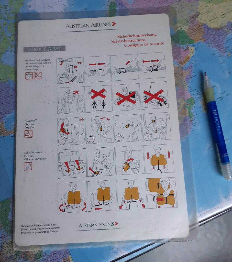 Safety card Austrian Airlines A-320, Verzenden, Zo goed als nieuw, Kaart, Foto of Prent