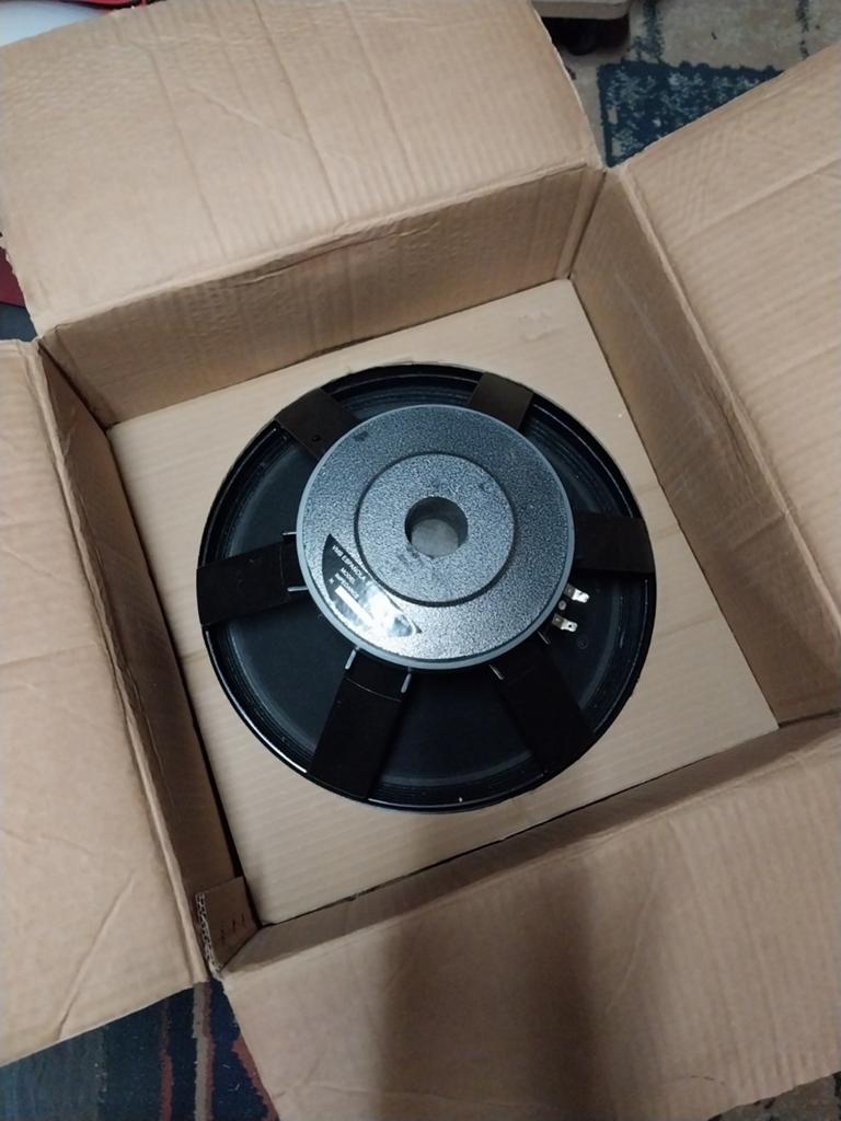 15 inch woofer vmb ( beyma) .nieuwstaat!!, Overige merken, Subwoofer, Ophalen of Verzenden, Zo goed als nieuw