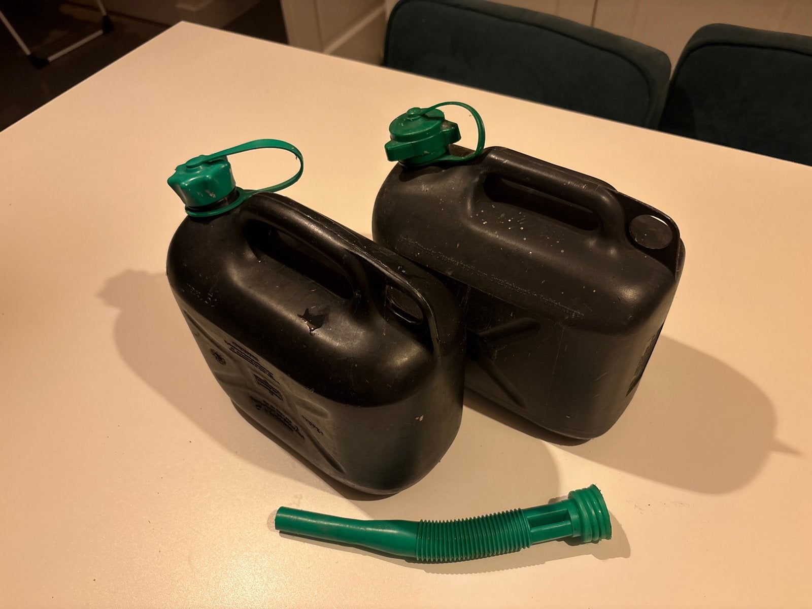 2x Jerrycan 5L met vulpijp, Auto diversen, Overige Auto diversen, Ophalen