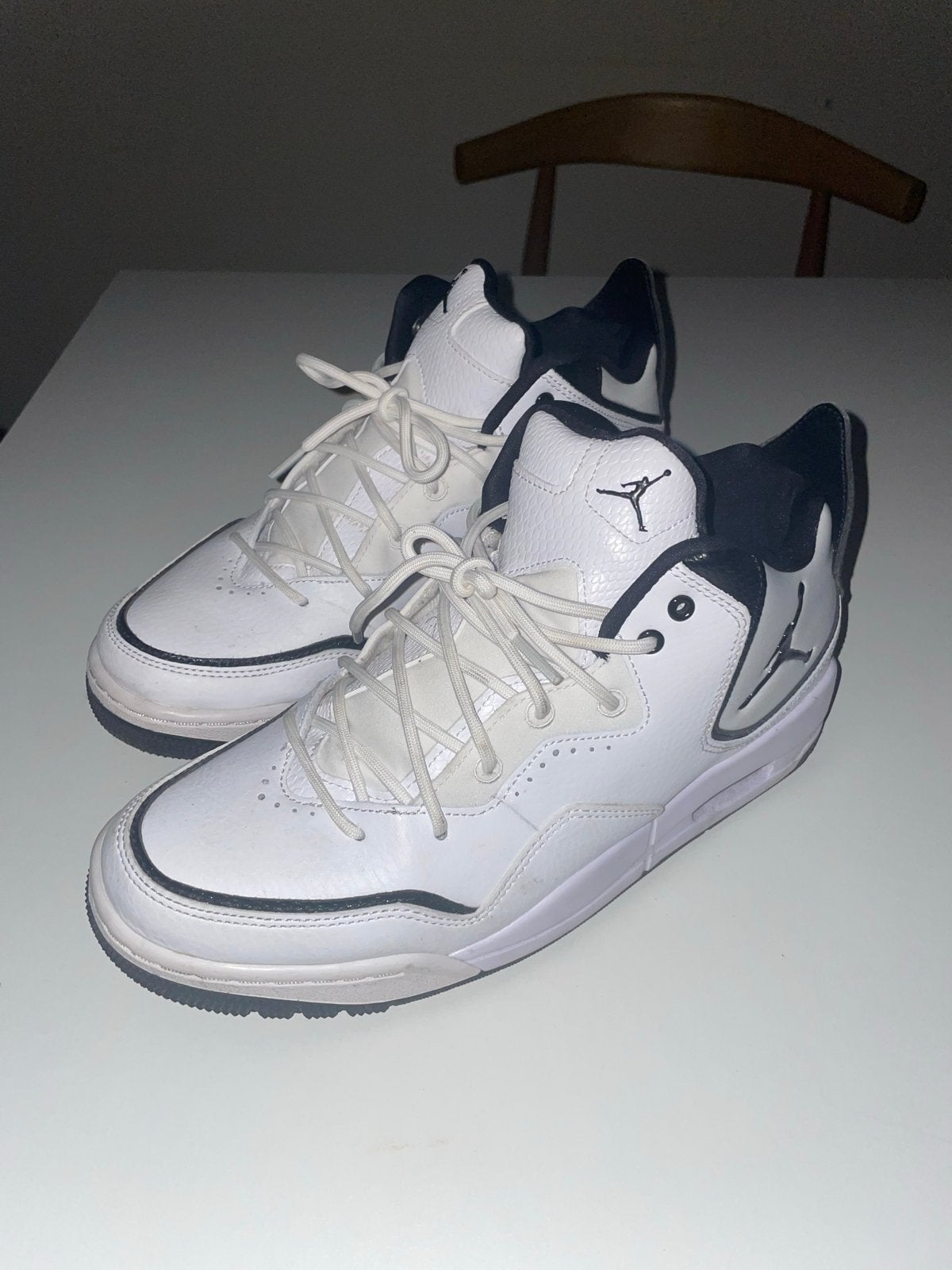 Nike Air Jordan sneakers - Maat 42, Ophalen, Wit, Sneakers of Gympen, Zo goed als nieuw