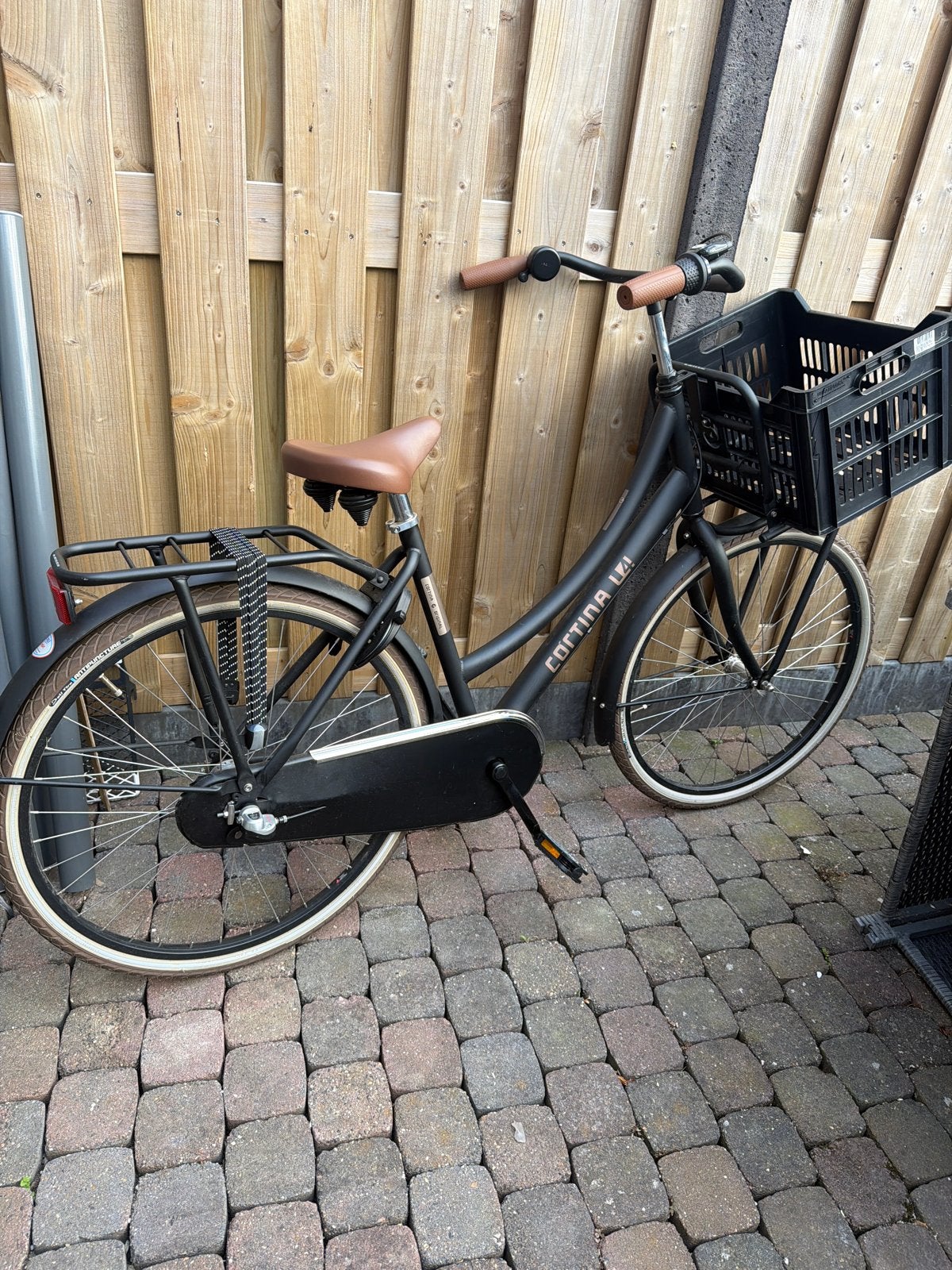 Cortina U4 Transportfiets Zwart - Zo goed als nieuw, Fietsen en Brommers, Fietsen | Meisjes, Terugtraprem, Versnellingen, Zo goed als nieuw