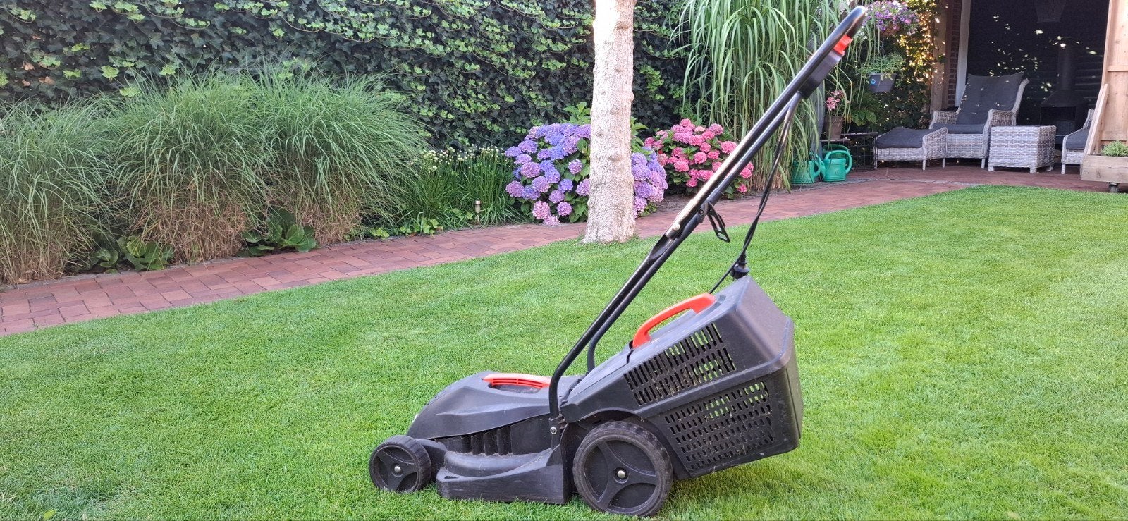 Gazonmaaier en trimmer en handmaaier., Tuin en Terras, Ophalen, Gebruikt