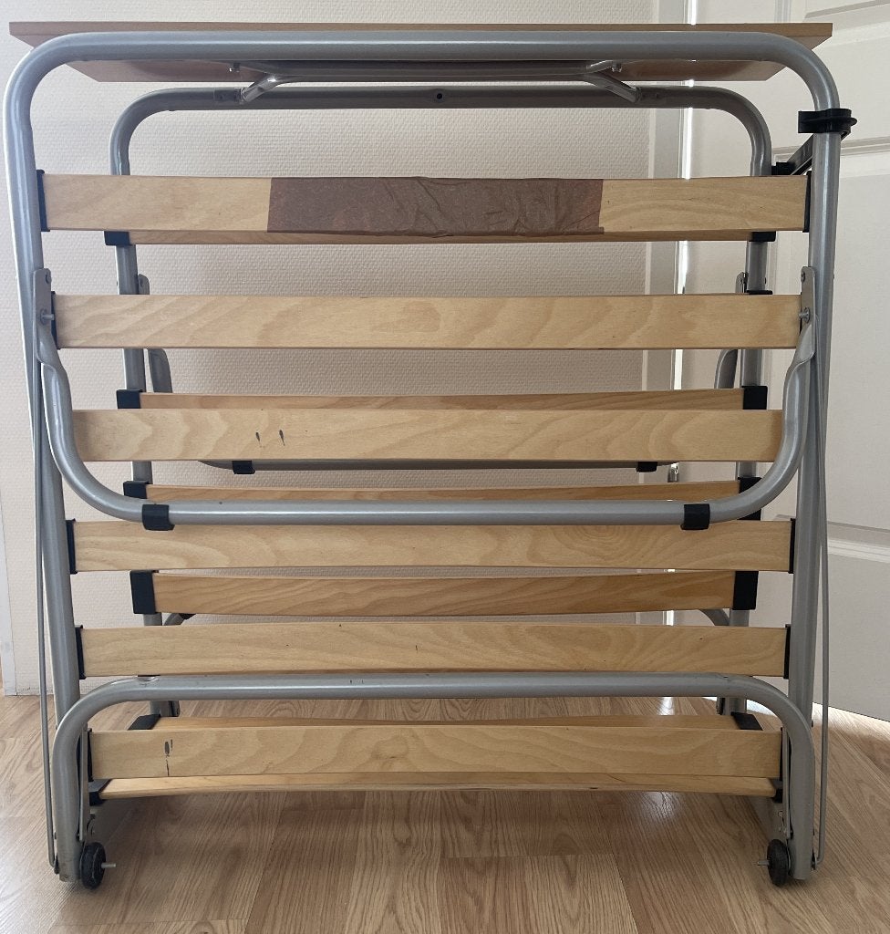 Inklapbaar Logeerbed met Matras (1 latje gebroken), Ophalen, Overige materialen, Gebruikt, Eenpersoons