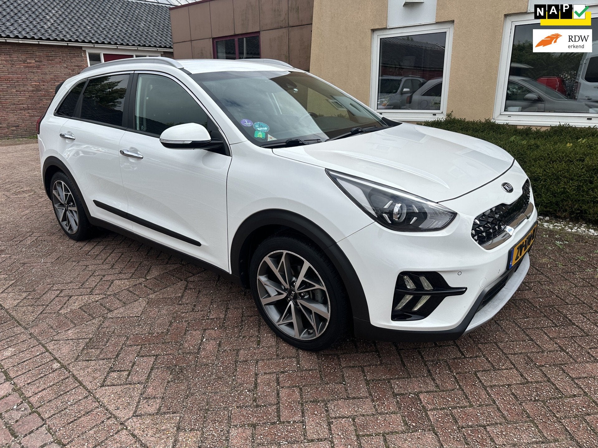 Kia Niro 1.6 GDi Hybrid DynamicPlusLine NAVI/CC/CAMERA/NW MO, Auto's, Dealer onderhouden, Gebruikt, Euro 6, Leder en Stof