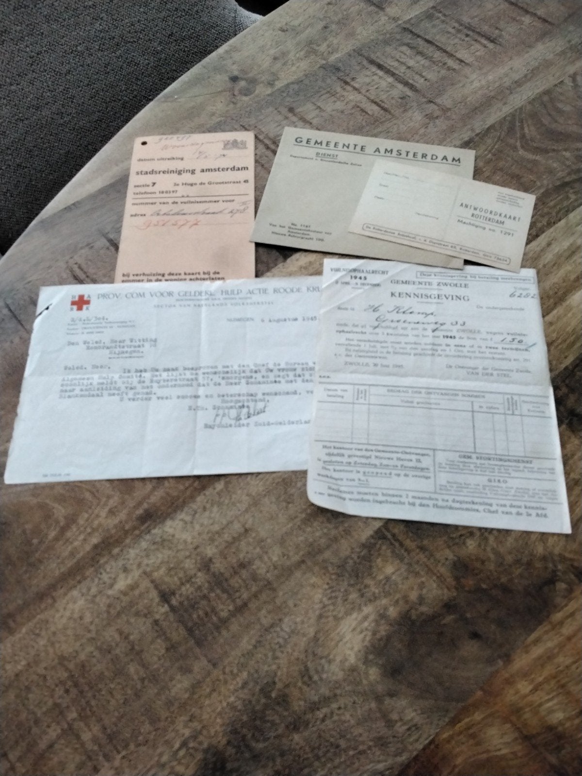 Oude administratie uit 1945 - Diverse documenten, Ophalen of Verzenden