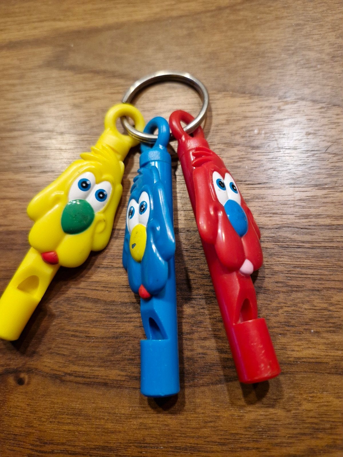 248 Set van 3 vrolijke fluitjes sleutelhangers, Ophalen of Verzenden, Gebruikt, Knuffel of Figuurtje