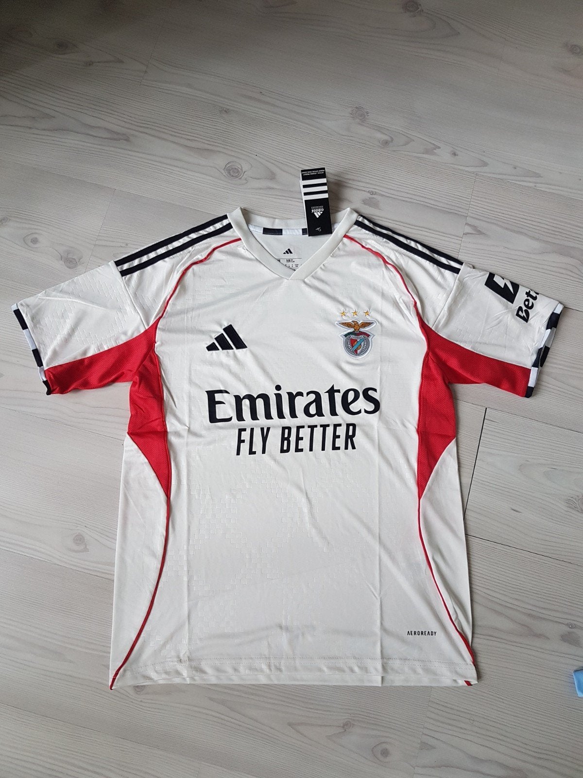 Benfica heren awayshirt in size medium, Ophalen of Verzenden, Zo goed als nieuw, Shirt