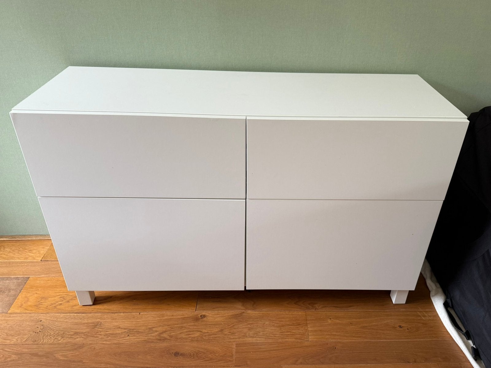 Witte Ikea Besta kast, Ophalen, Gebruikt, 25 tot 50 cm, Met deur(en)