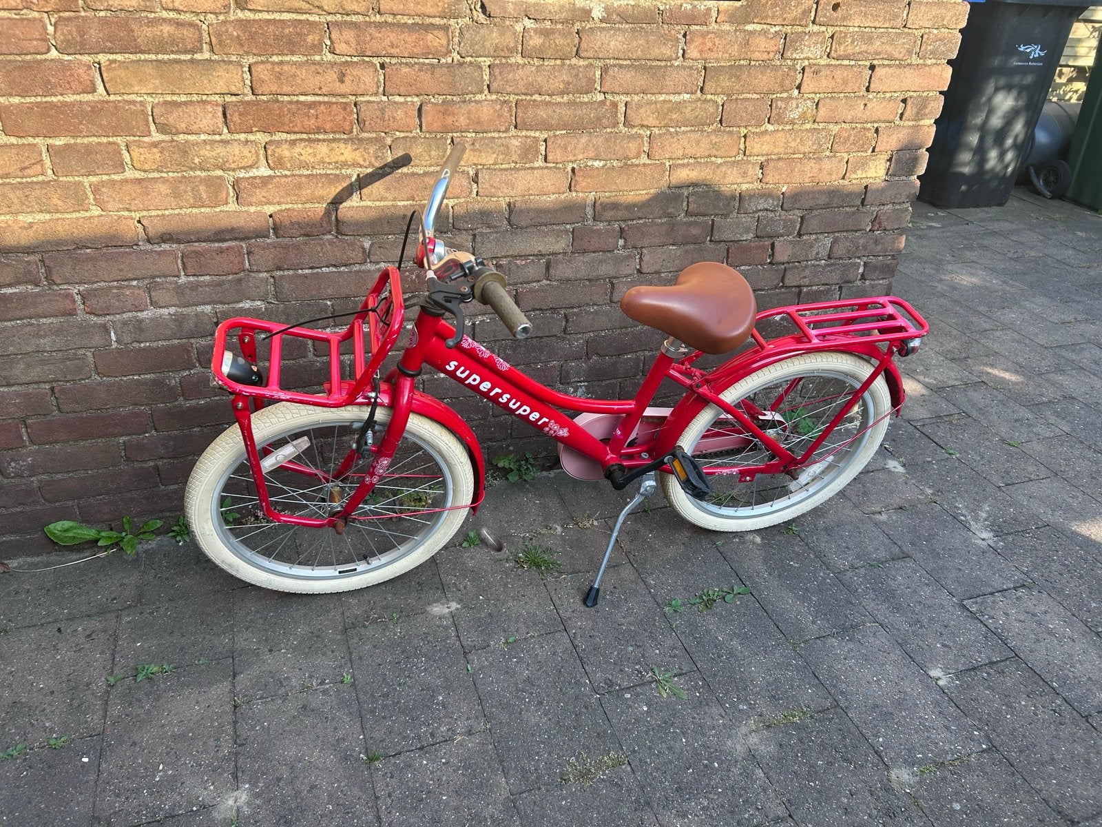 Opknappertje: Rode Supersuper kinderfiets (20 inch), Ophalen, Gebruikt, Terugtraprem, 16 tot 20 inch